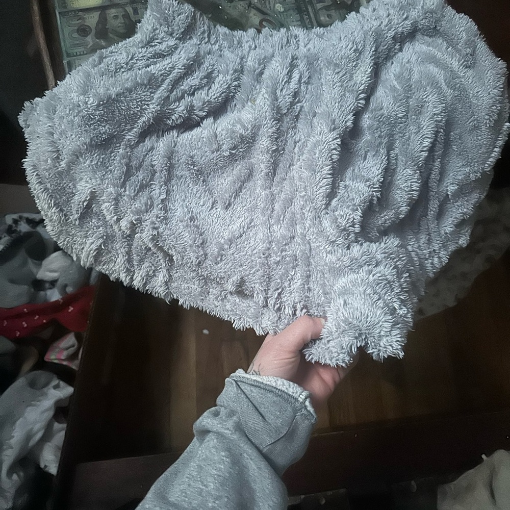 Angel Kiss Gray Off-the-Shoulder Sweater Plush Texture